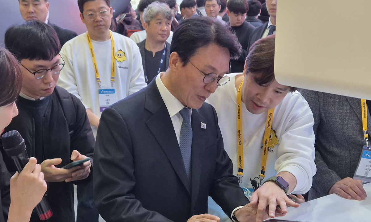 김민석 총리 "게임 산업 정착 위해 규제 풀 것"