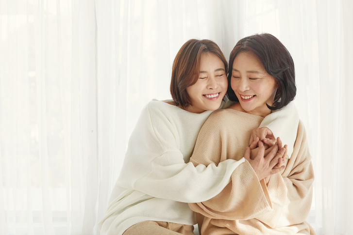 [한승오의 볼륨미학] 가정의 달, 부모님과 함께 성형외과 찾는 이유
