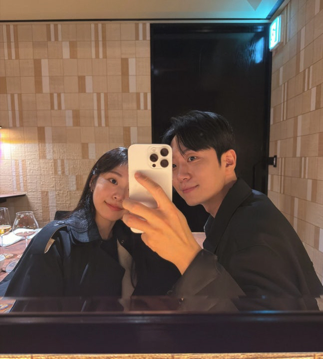 김연아♥고우림, 달달한 데이트 현장 공개…선남선녀 케미 눈길